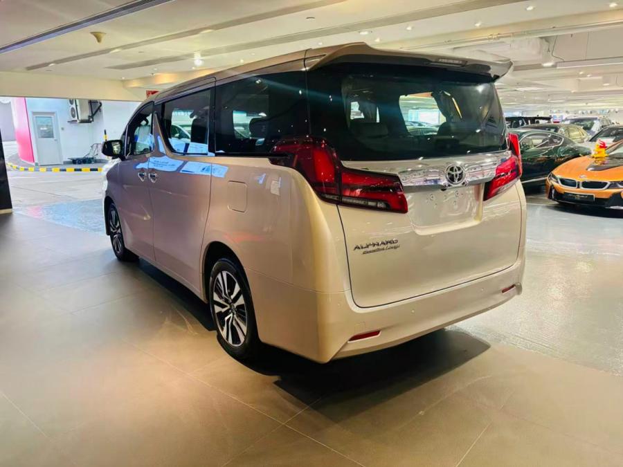 ALPHARD EXECUTIVE LOUNGE FACELIFT - Image 2